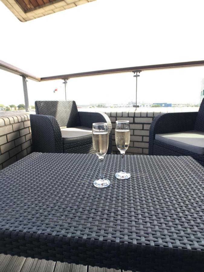 Luxury 2 Bed Penthouse Apartment Near Station London Exterior foto