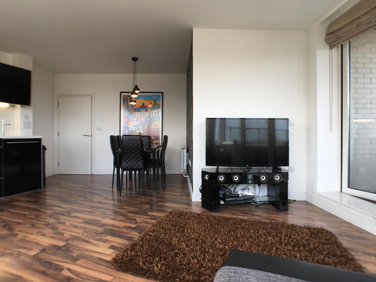 Luxury 2 Bed Penthouse Apartment Near Station London Exterior foto